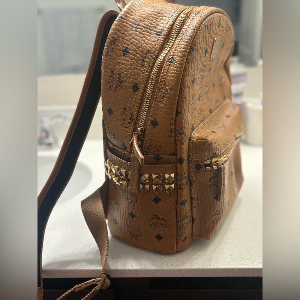 MCM BACKPACK - Picture 2 of 6